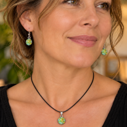Dichroic Sieraden set - Kies het nummer van de set op het plankje.